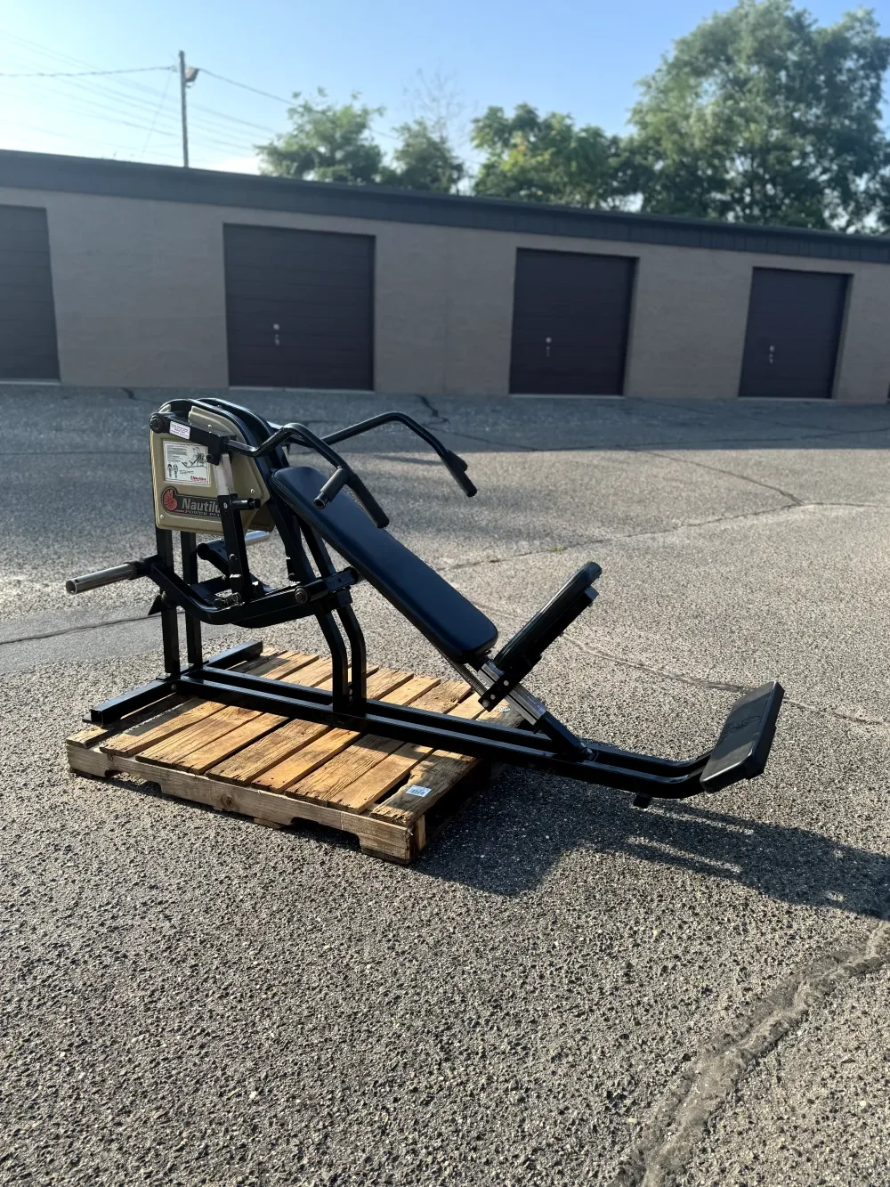 Nautilus Power Plus Incline Chest Press – photo 1