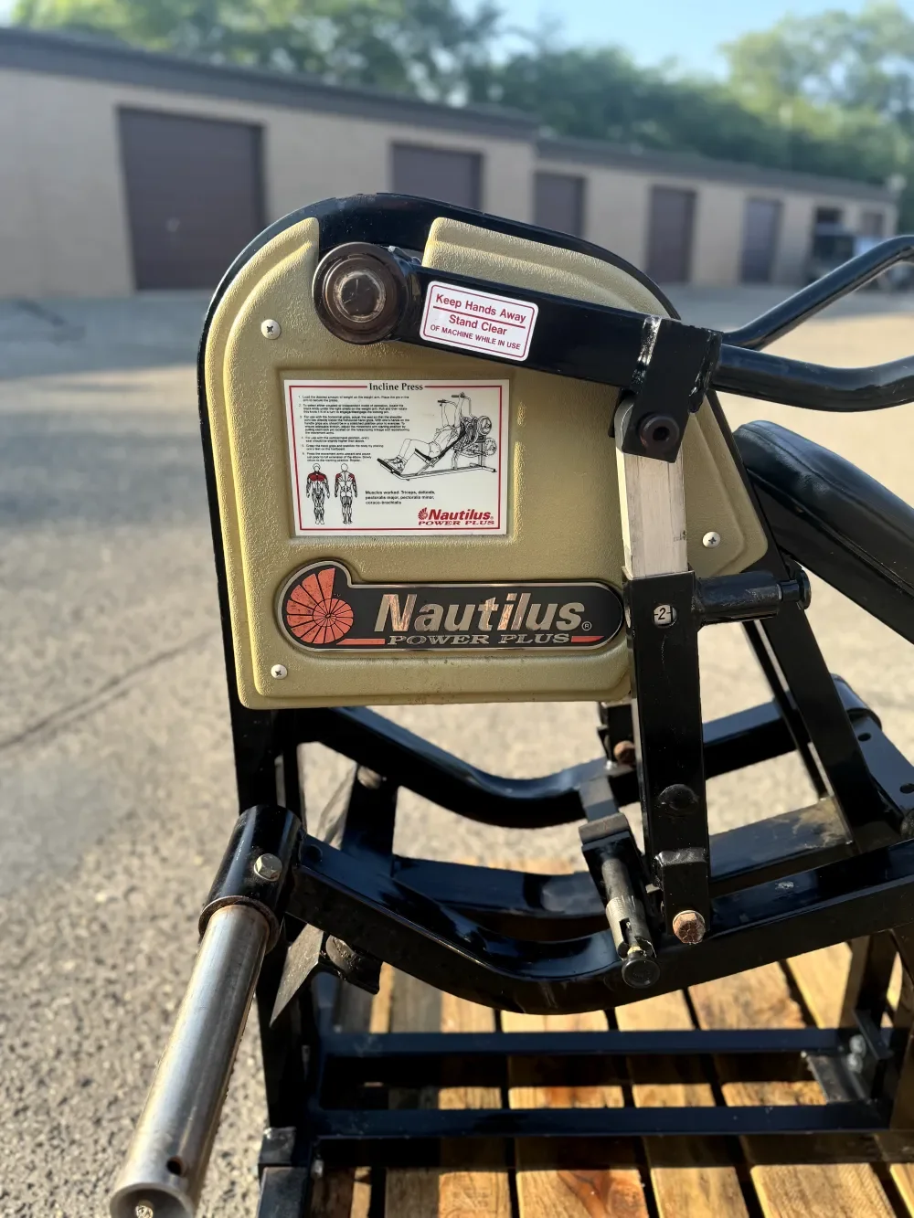 Nautilus Power Plus Incline Chest Press – photo 4